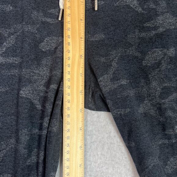 Vuori Medium Long Black Camo Performance Jogger Pockets Drawstring 4 Way Stretch - Picture 9 of 12